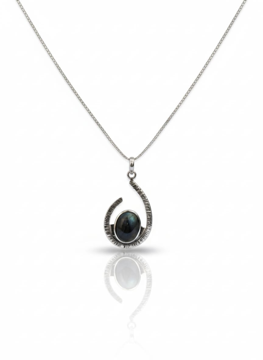 LABRADORITE PENDANT