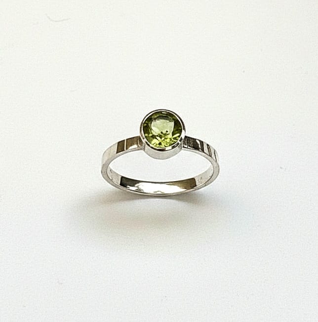 PERIDOT RING