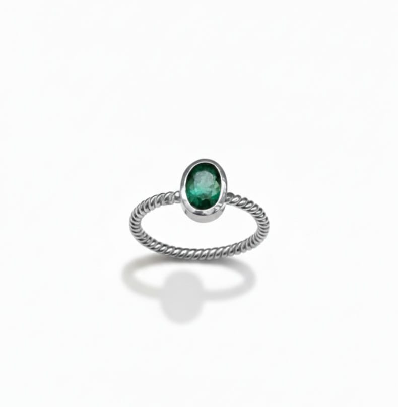EMERALD RING