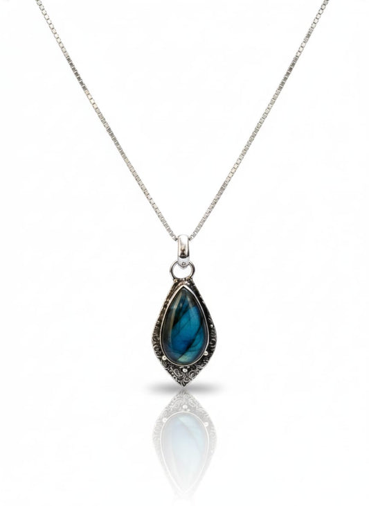 LABRADORITE PENDANT