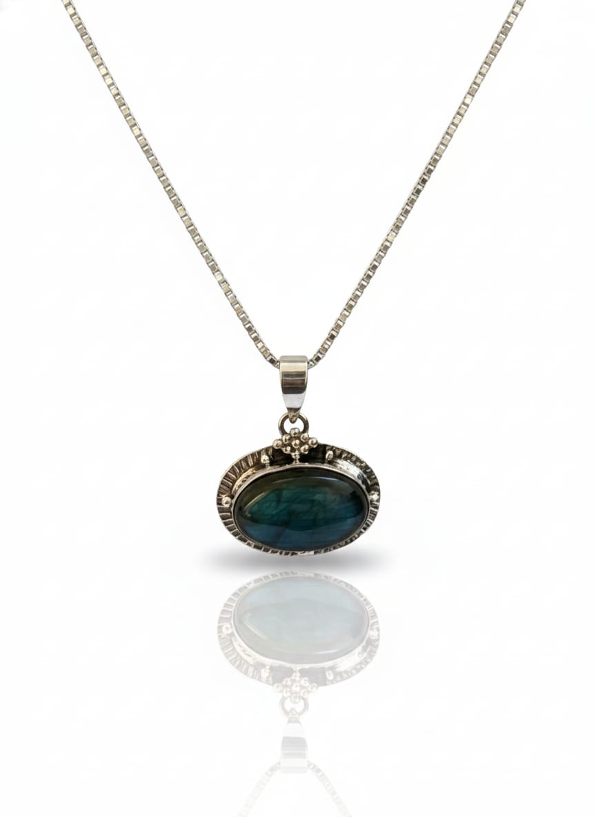 LABRADORITE PENDANT