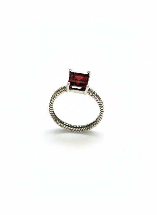 GARNET RING