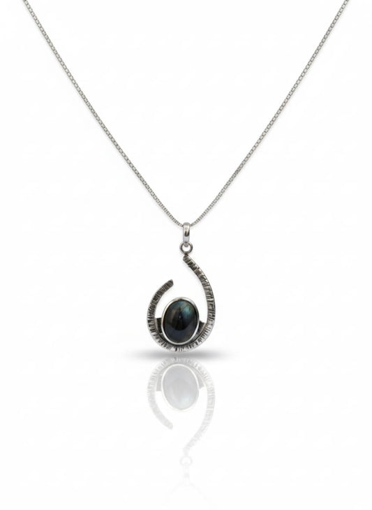 LABRADORITE PENDANT