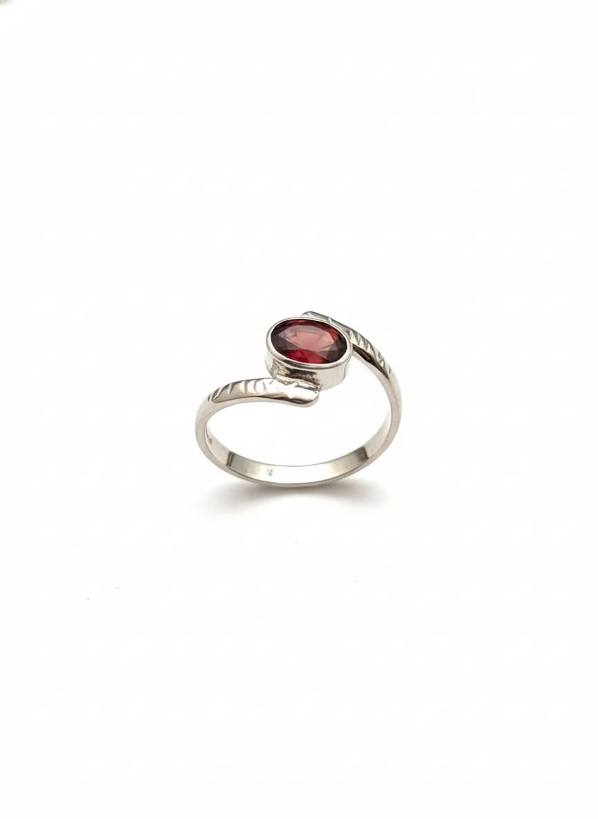 GARNET RING