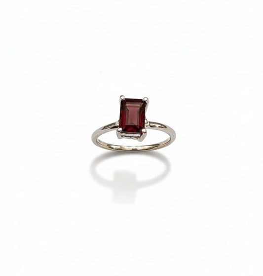 GARNET RING