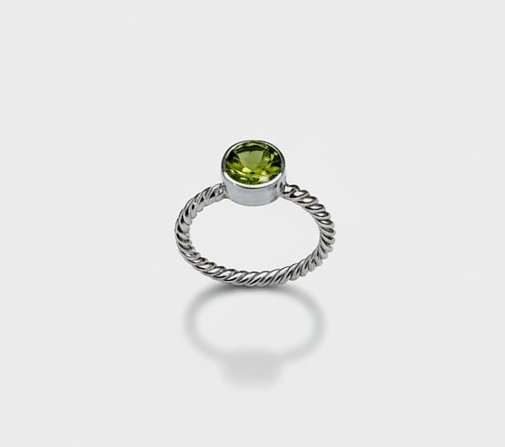 PERIDOT RING