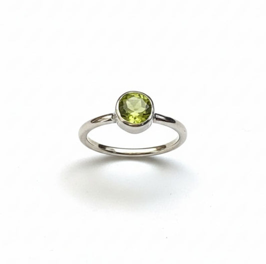 PERIDOT RING