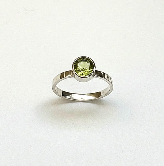 PERIDOT RING