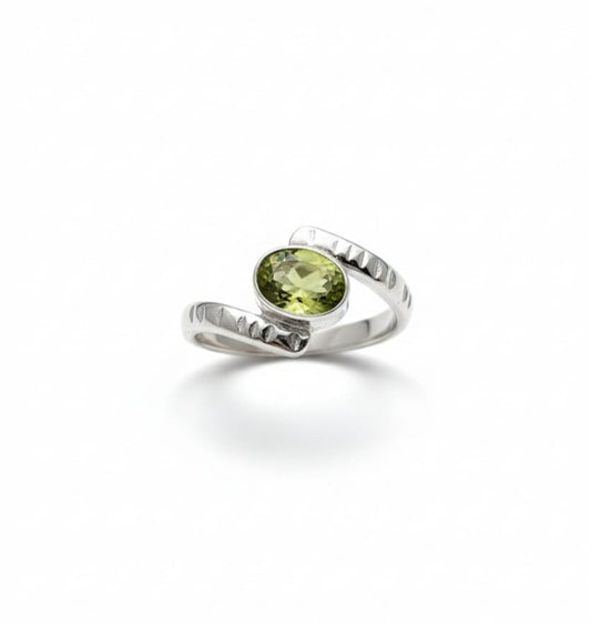 PERIDOT RING